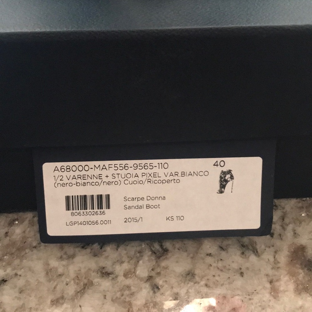 Host Pick! Sergio Rossi Open-Toe Booties - image 6